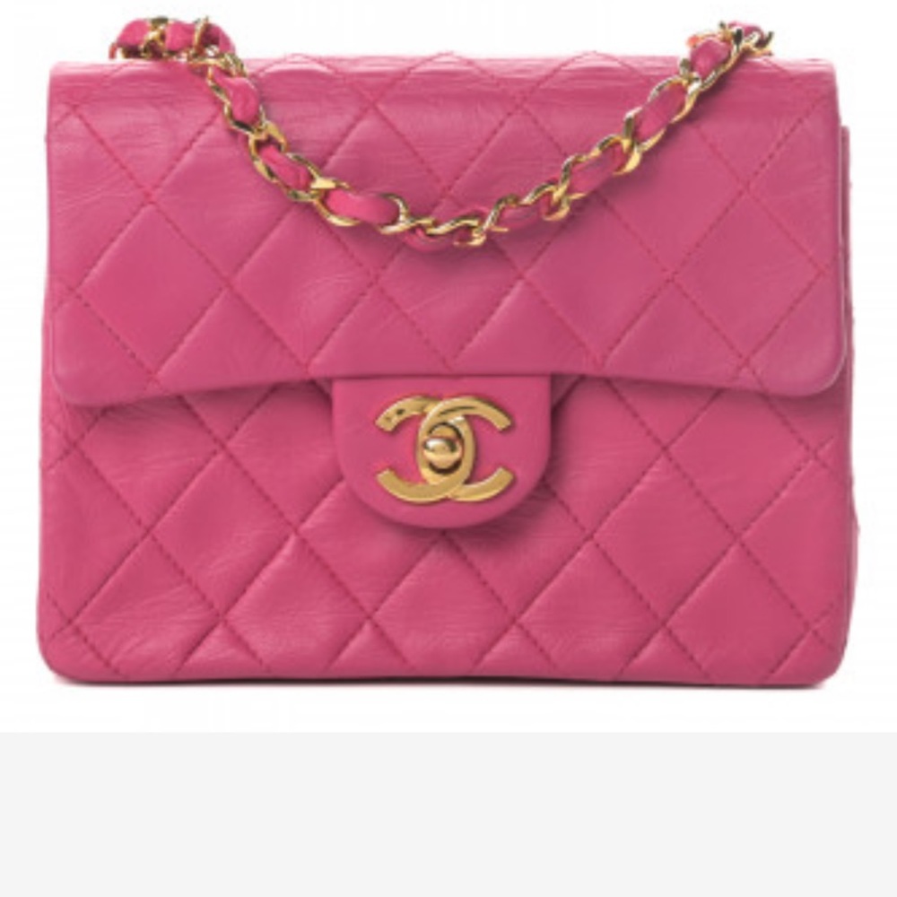 Chanel
Lambskin Quilted Mini Square
Flap Pink